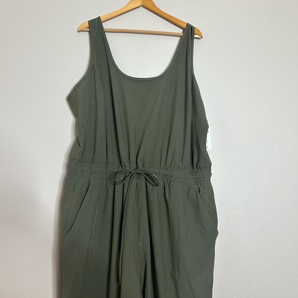 BNWT Abercrombie & Fitch traveler jumpsuit - Picture 5 of 11